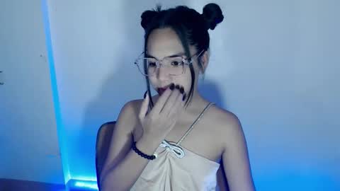 Snapshot of princess_yurie chatting on November 22, 9:19 am Yurie online show from November 22, 9:19 am