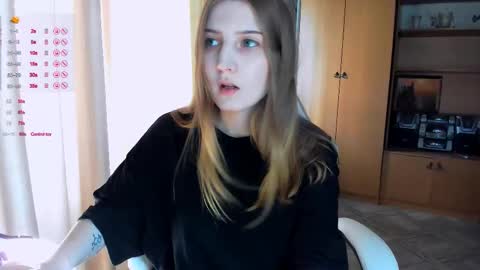 princessaalicc online show from October 22, 9:20 am