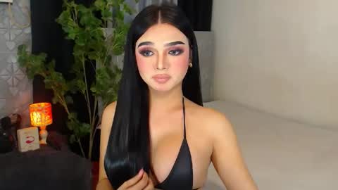 PrincessDONT FORGET TO FOLLOW ME online show from December 4, 1:42 pm