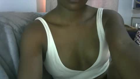 Snapshot of princesslove90 chatting on December 15, 4:06 am princesslove online show from December 15, 4:06 am