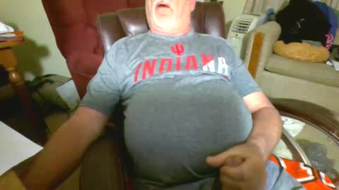 Snapshot of prlbob77 chatting on March 4, 2:06 am prlbob77 online show from March 4, 2:06 am