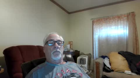 Snapshot of prlbob77 chatting on October 17, 10:34 pm prlbob77 online show from October 17, 10:34 pm