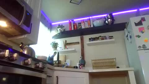 Properfuct online show from October 14, 9:48 pm