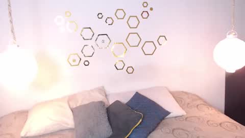 Adris  Juan online show from November 6, 1:50 am