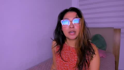 Mara online show from December 5, 1:58 am