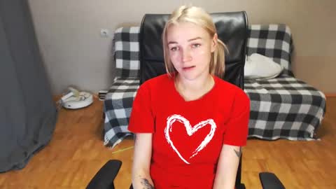 Polly online show from January 12, 12:01 pm