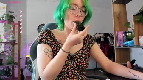 Snapshot of pumbazaebumba chatting on March 5, 10:11 am Alisa lack of vitamin D online show from March 5, 10:11 am