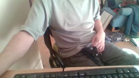 Snapshot of pup_y chatting on October 1, 1:17 pm pup_y online show from October 1, 1:17 pm