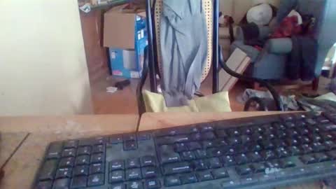 Snapshot of pup_y chatting on October 18, 2:40 pm pup_y online show from October 18, 2:40 pm