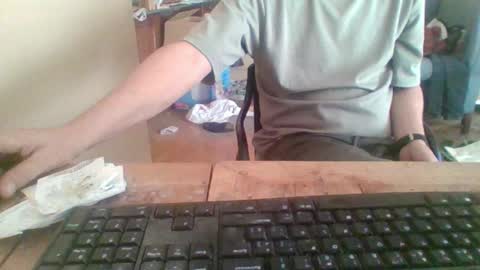 Snapshot of pup_y chatting on October 25, 8:33 am pup_y online show from October 25, 8:33 am