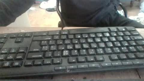 Snapshot of pup_y chatting on November 9, 7:17 am pup_y online show from November 9, 7:17 am