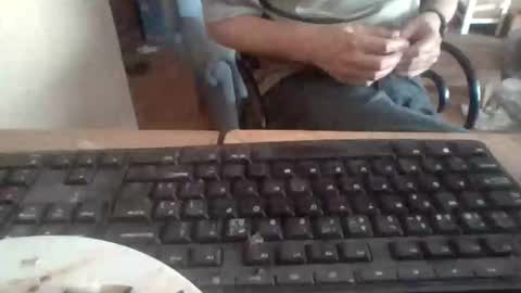 Snapshot of pup_y chatting on November 17, 3:51 pm pup_y online show from November 17, 3:51 pm