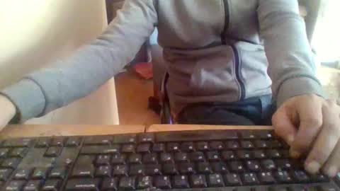 Snapshot of pup_y chatting on November 20, 3:34 pm pup_y online show from November 20, 3:34 pm