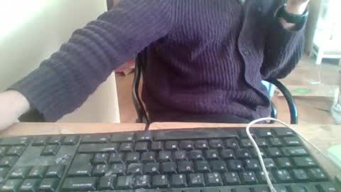 Snapshot of pup_y chatting on November 21, 8:46 am pup_y online show from November 21, 8:46 am