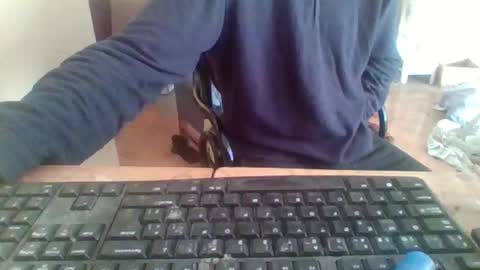 Snapshot of pup_y chatting on November 25, 8:47 am pup_y online show from November 25, 8:47 am