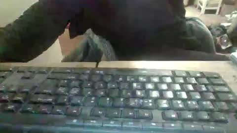 Snapshot of pup_y chatting on December 15, 7:45 am pup_y online show from December 15, 7:45 am