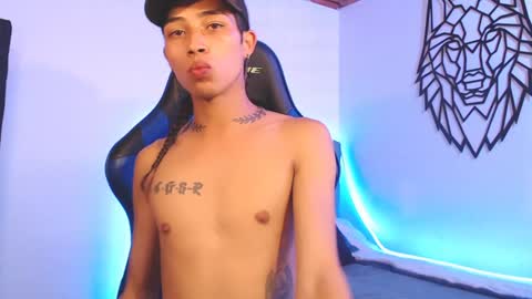 Cris online show from December 4, 8:51 pm