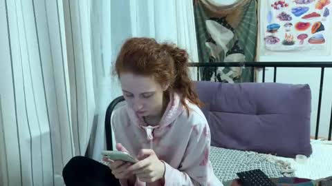 Snapshot of purplebeawer chatting on November 12, 3:23 pm Francine online show from November 12, 3:23 pm