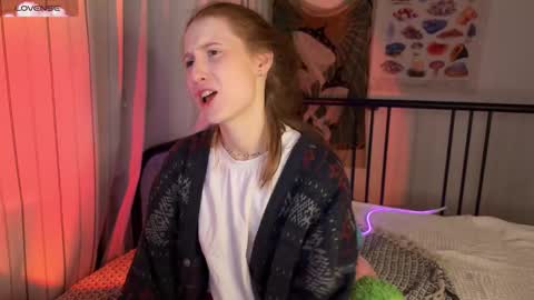 Snapshot of purplebeawer chatting on November 14, 8:40 pm Francine online show from November 14, 8:40 pm