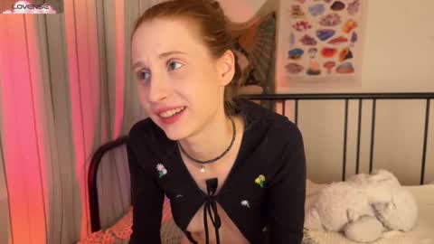 Snapshot of purplebeawer chatting on November 27, 8:55 pm Francine online show from November 27, 8:55 pm