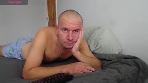 Snapshot of pushka13 chatting on September 14, 3:44 pm Valdis online show from September 14, 3:44 pm