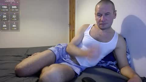 Snapshot of pushka13 chatting on October 5, 6:06 pm Valdis online show from October 5, 6:06 pm