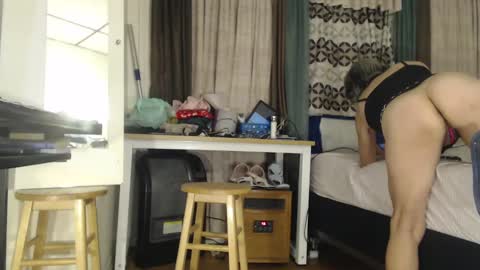 putiputi4u online show from December 25, 7:57 am