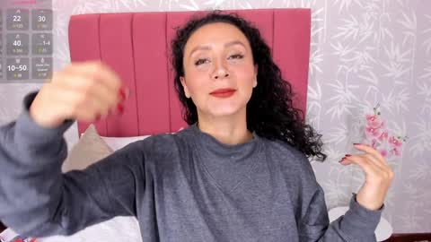 qadeshh  online show from January 15, 7:05 am