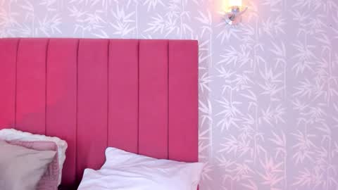 qadeshh  online show from November 3, 11:37 pm