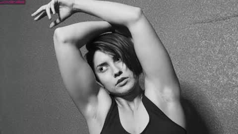 Lola online show from February 20, 6:02 pm