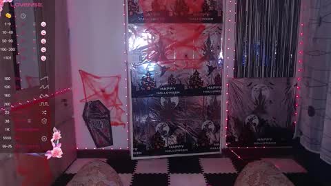 Snapshot of queen__abby chatting on October 21, 6:30 pm Queen Abby online show from October 21, 6:30 pm