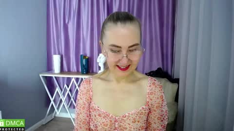 Snapshot of queen_a_n_i chatting on December 3, 9:55 am A N I Ill be here on December 1st online show from December 3, 9:55 am