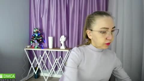 Snapshot of queen_a_n_i chatting on December 5, 5:59 am A N I Ill be here on December 1st online show from December 5, 5:59 am