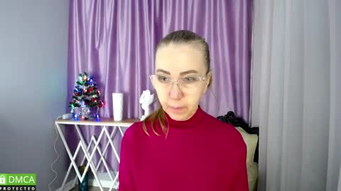 Snapshot of queen_a_n_i chatting on December 8, 7:37 am A N I Ill be here on December 1st online show from December 8, 7:37 am