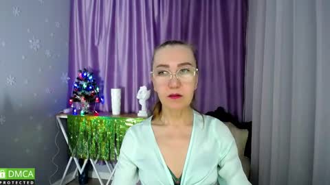 Snapshot of queen_a_n_i chatting on December 17, 11:06 am A N I Ill be here on December 1st online show from December 17, 11:06 am