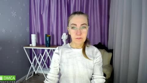 Snapshot of queen_a_n_i chatting on January 23, 7:54 am A N I Ill be here on December 1st online show from January 23, 7:54 am