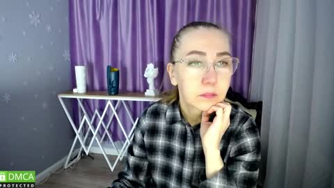 Snapshot of queen_a_n_i chatting on January 27, 7:56 am A N I Ill be here on December 1st online show from January 27, 7:56 am