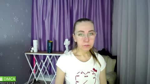 Snapshot of queen_a_n_i chatting on February 7, 8:44 am A N I Ill be here on December 1st online show from February 7, 8:44 am
