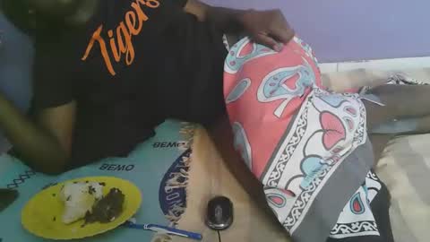 Snapshot of queen_berry1 chatting on September 18, 7:43 am queen_berry1 online show from September 18, 7:43 am