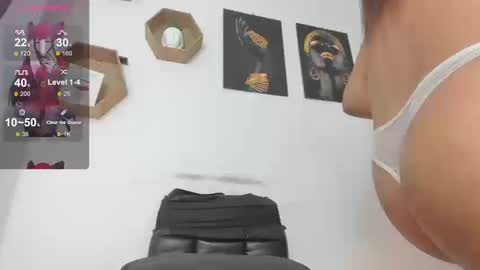 Snapshot of queen_natty chatting on September 12, 2:28 pm Natty brow online show from September 12, 2:28 pm