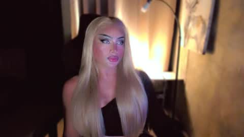 Snapshot of queenarthalia chatting on March 6, 11:47 am ARTHA online show from March 6, 11:47 am