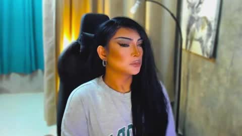 Snapshot of queenarthalia chatting on March 12, 5:02 am ARTHA online show from March 12, 5:02 am