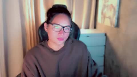 Snapshot of queenarthalia chatting on September 10, 5:29 am ARTHA online show from September 10, 5:29 am