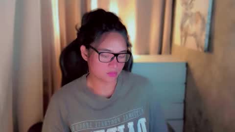 Snapshot of queenarthalia chatting on September 18, 6:37 am ARTHA online show from September 18, 6:37 am