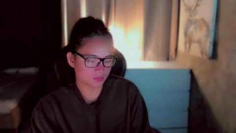 Snapshot of queenarthalia chatting on November 30, 7:56 am ARTHA online show from November 30, 7:56 am