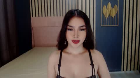 queenemeraldts online show from January 9, 2:33 am