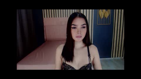 queenemeraldts online show from January 16, 2:30 am