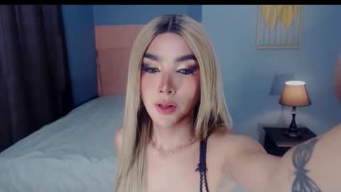 queenemeraldts online show from September 21, 10:50 am