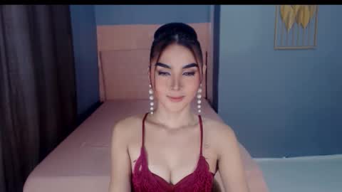 queenemeraldts online show from October 10, 2:54 am