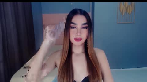 queenemeraldts online show from October 14, 1:17 am